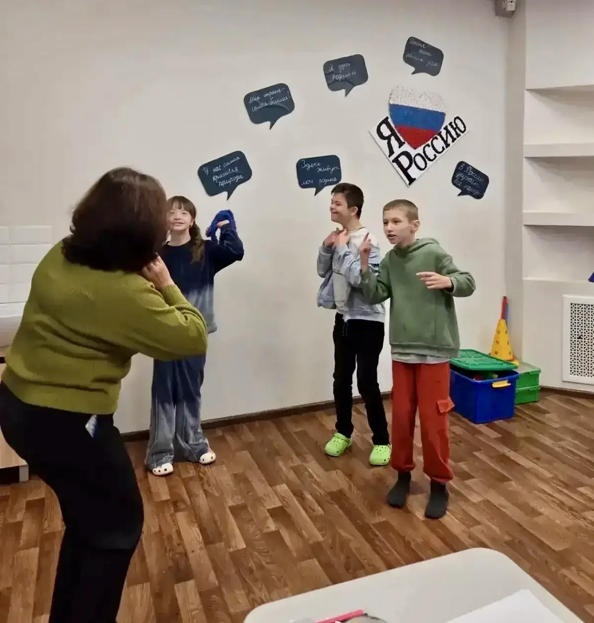 ✳️ Логоритмика — это весёлые занятия, где ребёнок двигается под музыку и проговаривает ...