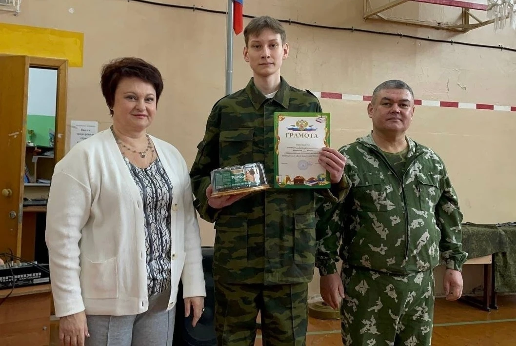 В честь Дня защитника Отечества среди учащихся 8–9 классов прошли Военные эстафеты ⭐️  В соревновани