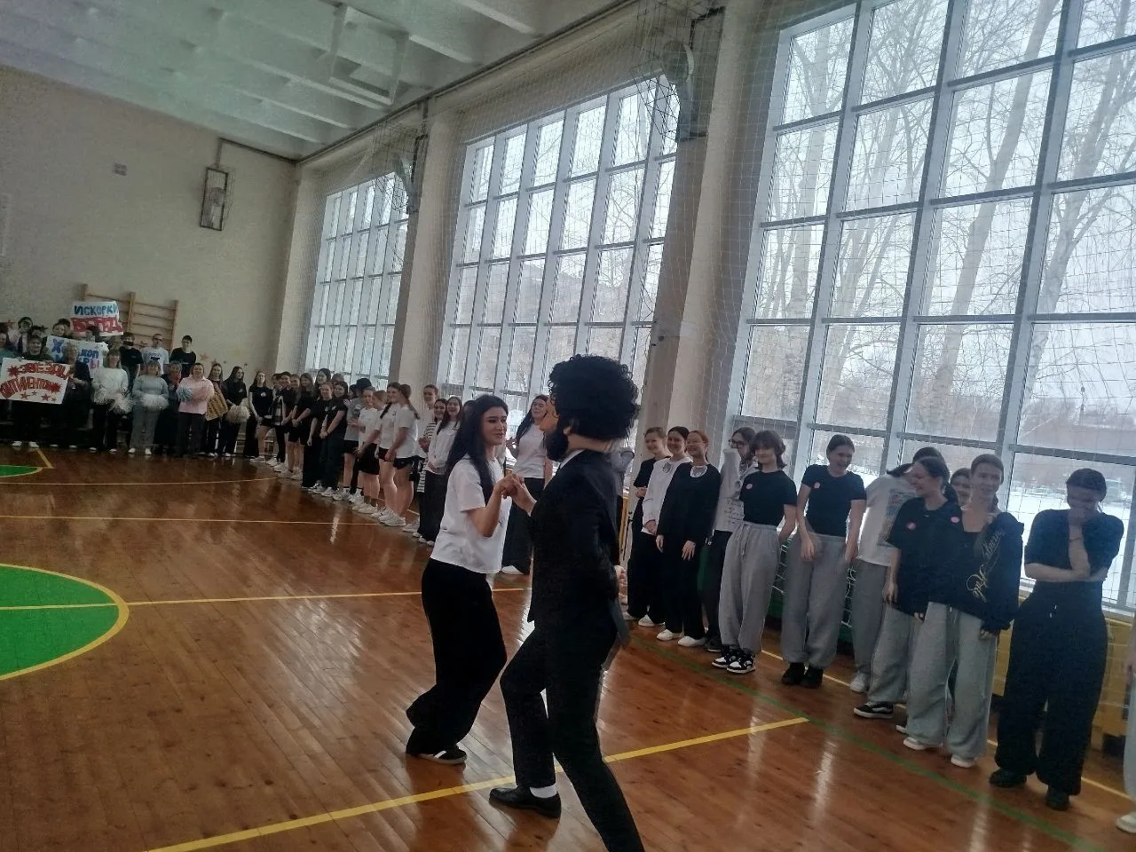 Спортивный фестиваль "А ну-ка, девочки", посвящённый Международному женскому дню, продолжается и мы 