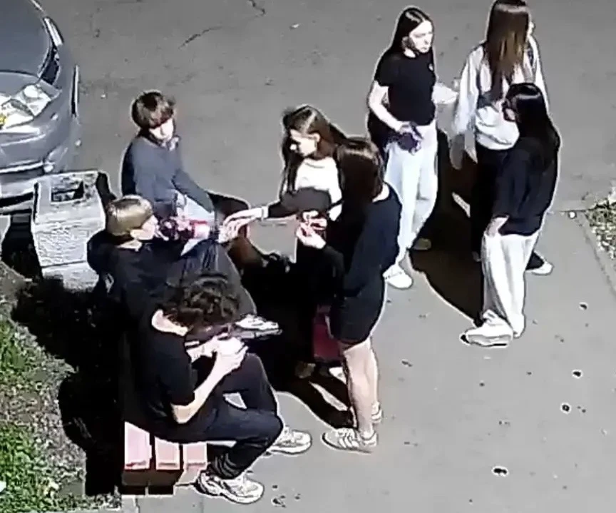 ☝️Вот и доказательства с камер видеонаблюдения. Место встречи -  Гагарина, 10 или круглосуточный кио