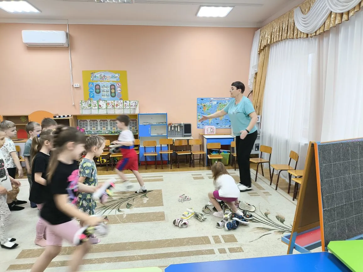 Весёлый праздник дружбы и смеха!