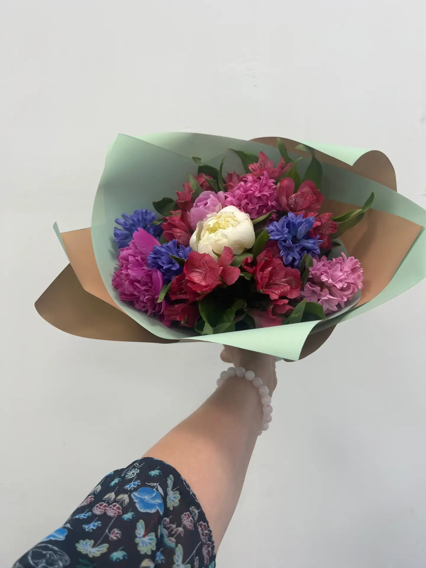 -1350-
💐💐💐💐💐
- Земляной вал 42,с.1 🌸
м. Курская ( подземный переход)
- Вешняковская 39 Г 
м. В