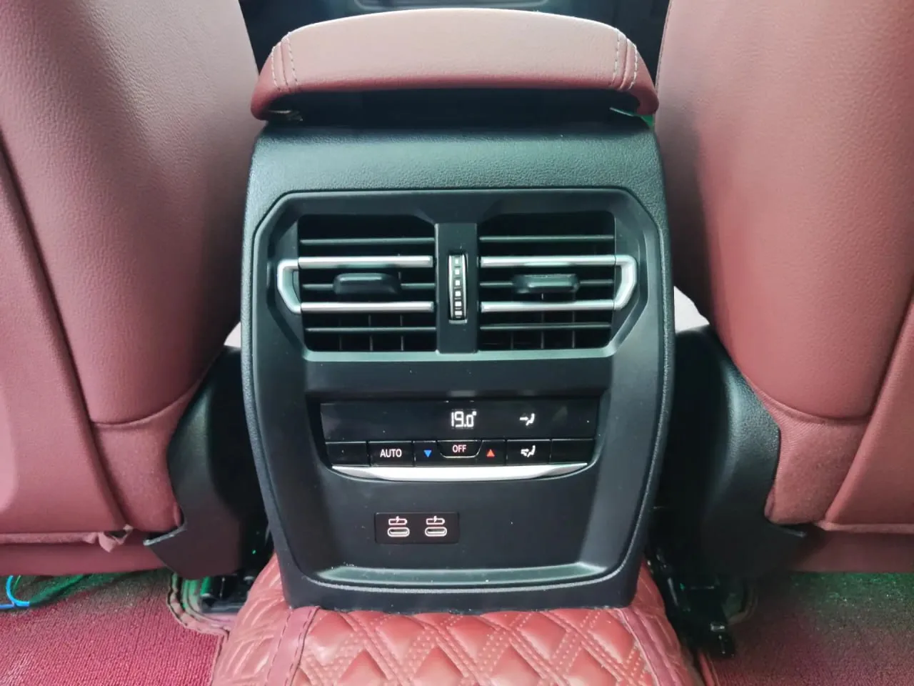 🇩🇪BMW 3 Series 320i M sports suit из Китая!  • дата выпуска 2023/06 • 2 л. бензин/ 156 л.с • пробег 