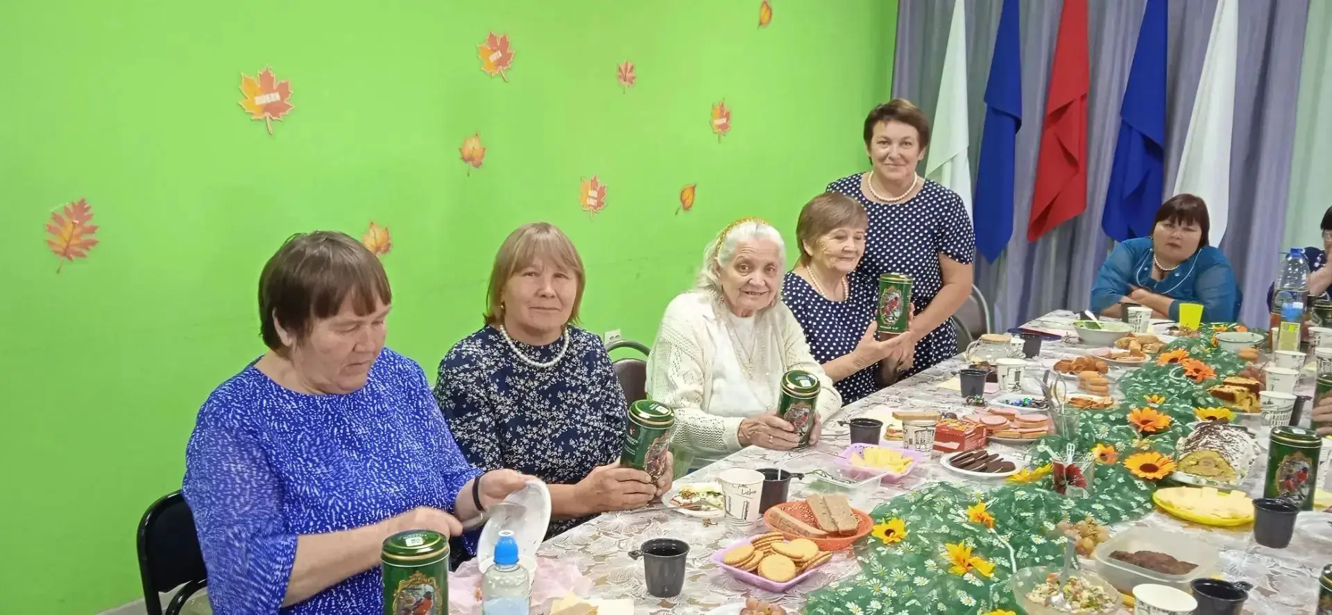 В канун Международного дня пожилых людей специалист администрации Шадринской территории...