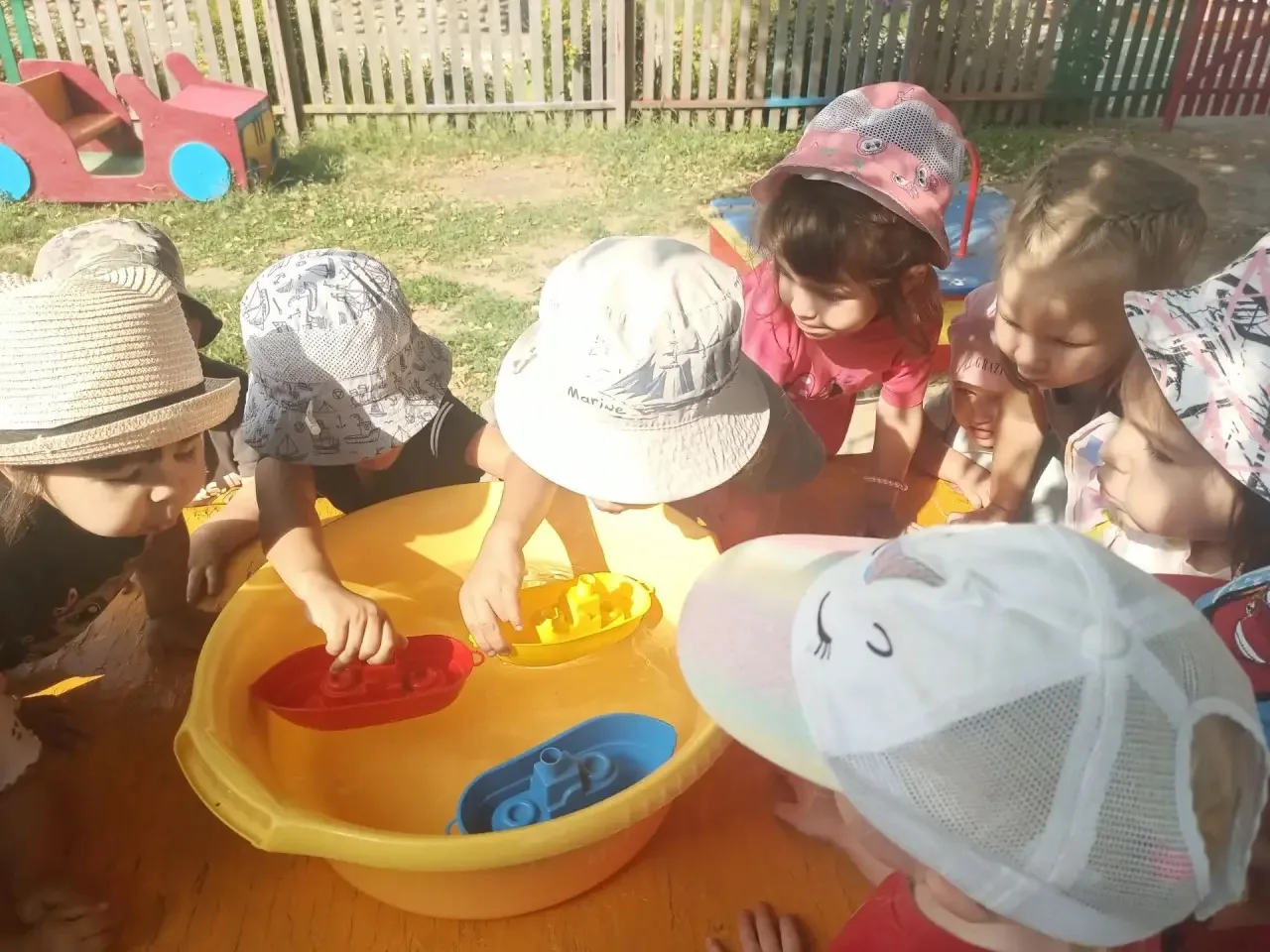 Игры с водой.