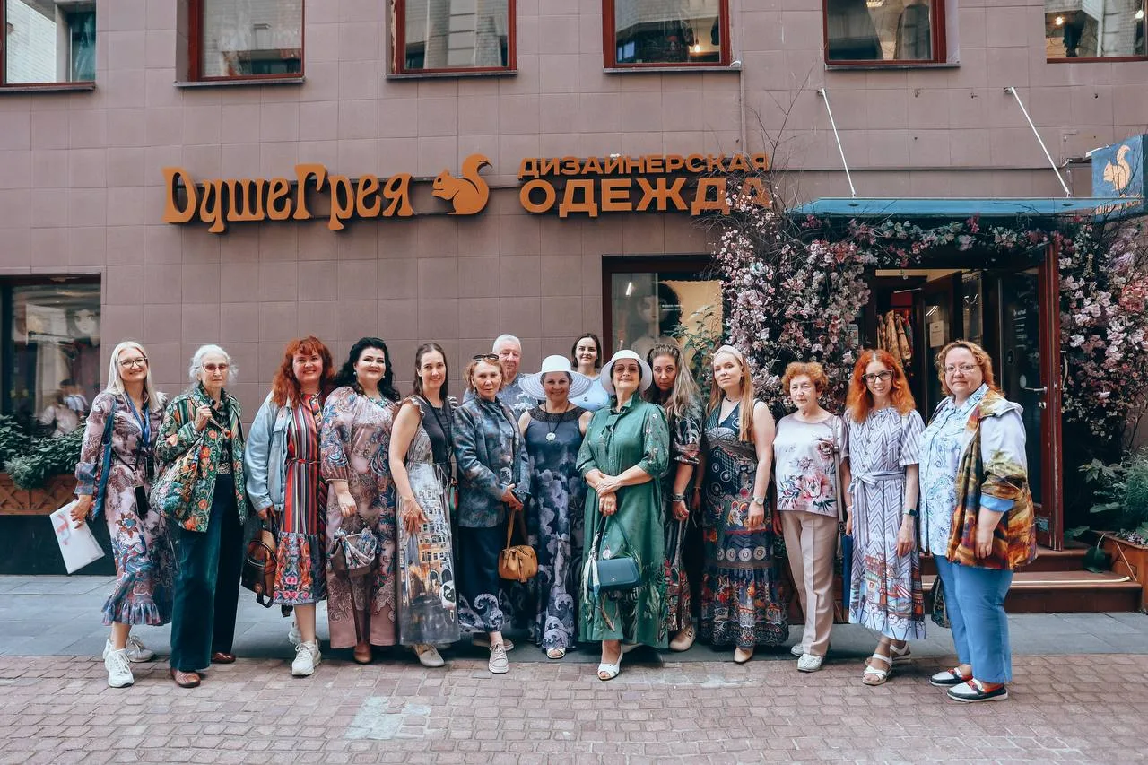 Кажется, мы придумали еще одну прекрасную летнюю традицию. ❤ Просто встретиться, надеть...