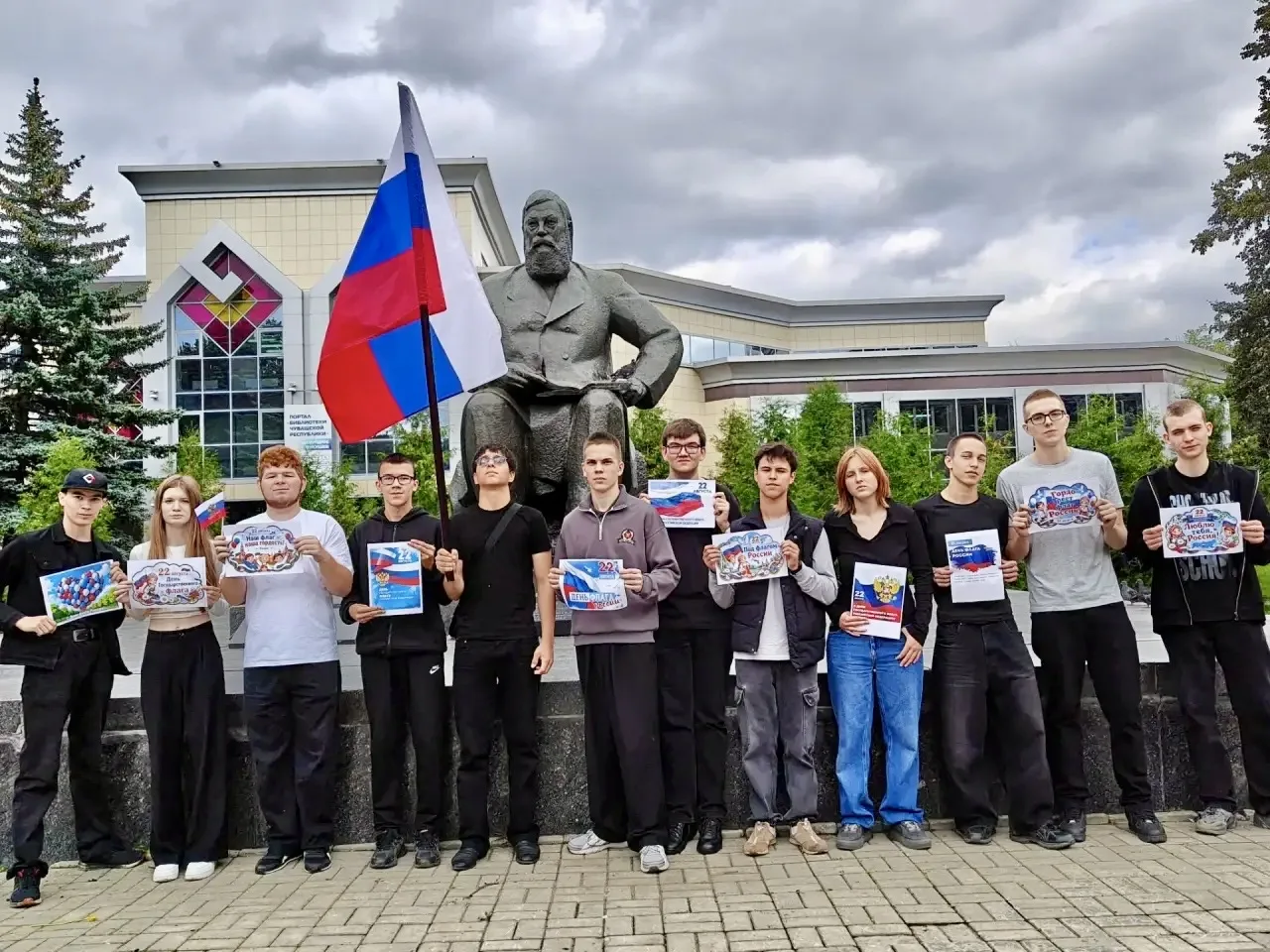 🇷🇺 Патриотическое воспитание в действии: экскурсия в Национальный зал