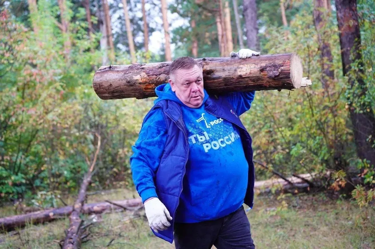 🌲 В Шатуре прошла экологическая акция «Чистый лес»