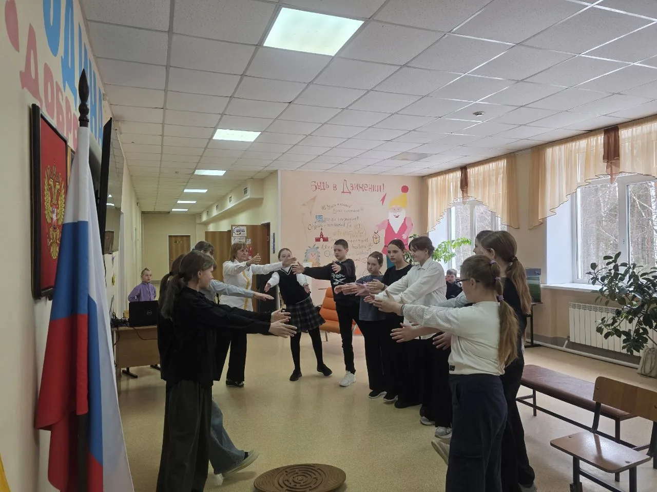 6 апреля в Ежинской школе ребята 5'6 и 7 классов участвовали во Всероссийской акции " Путь в космос"