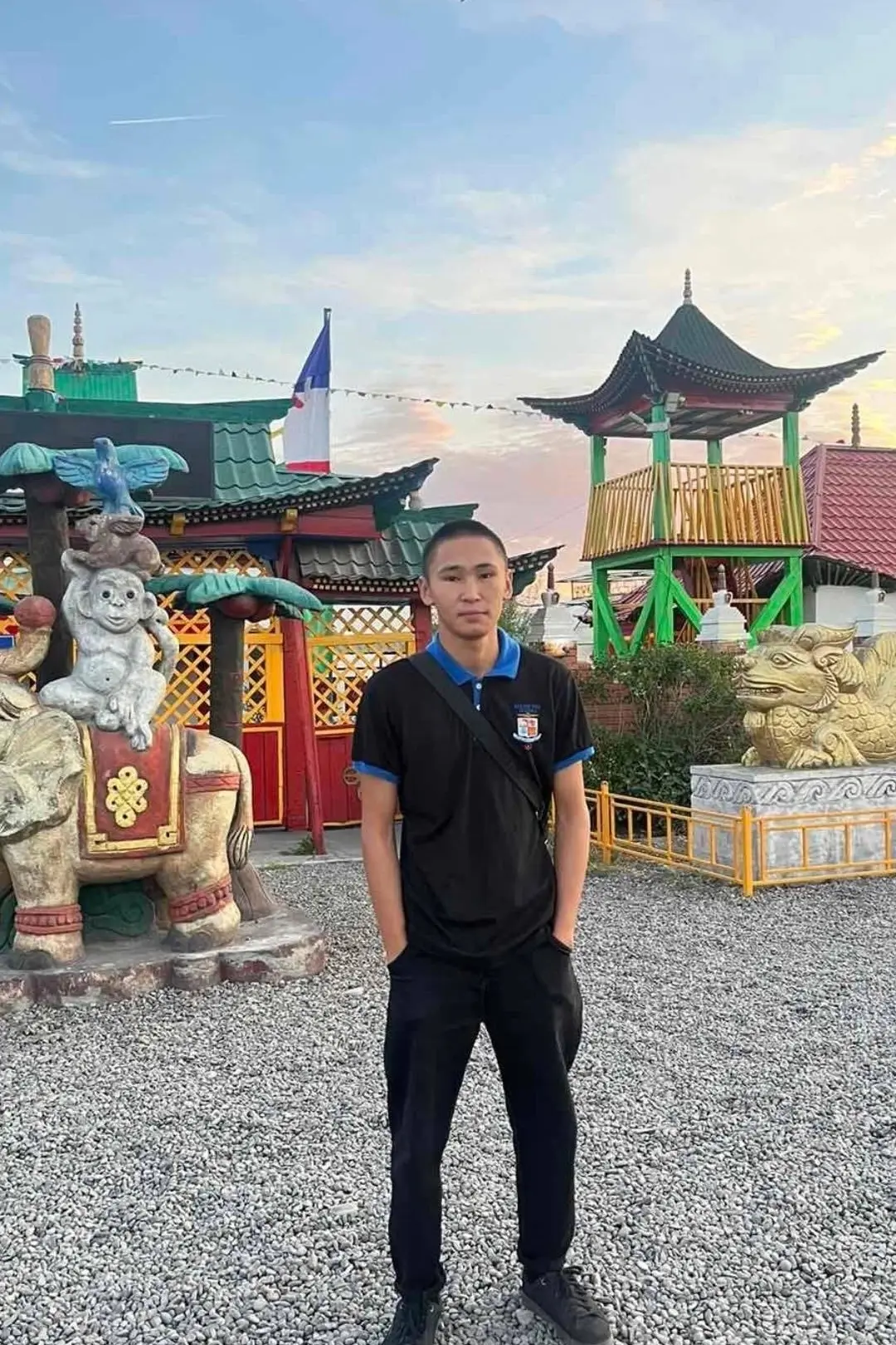 18-летний парень уехал на заработки в Новосибирск и пропал. Родственники ведут поиски.  Куулар Ай-Хе