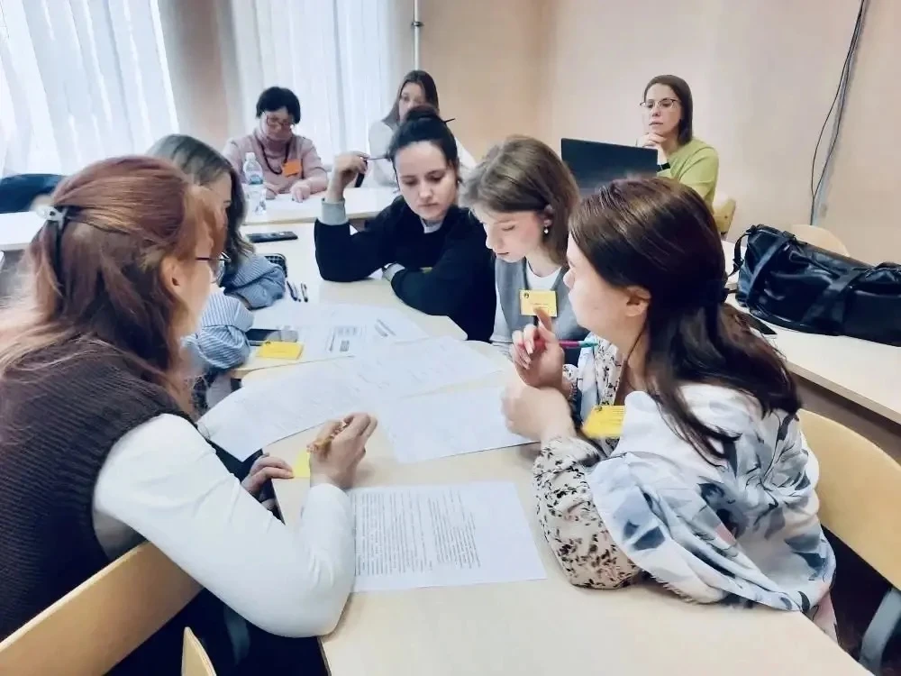 Учитель математики и информатики школы на Глеба Успенского Ковалёва Нелли Викторовна достойно выступ