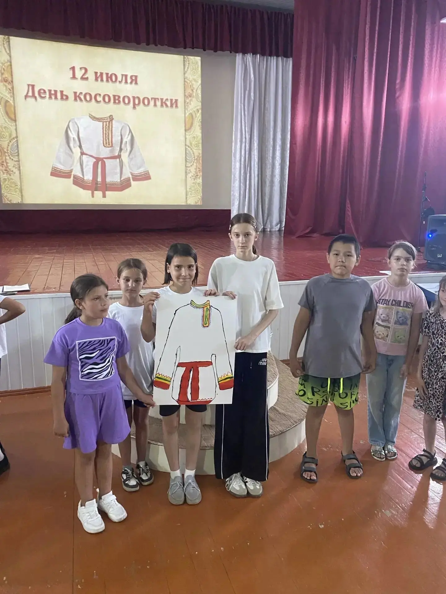 «Погружение в традиции: ребята из пришкольного лагеря „Улыбка“ отметили День косоворотки»