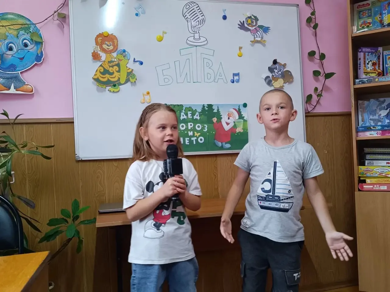 Караоке-битва: лето звучит на все голоса! 🎶

Для наших воспитанников прошла зажигательная караоке-б