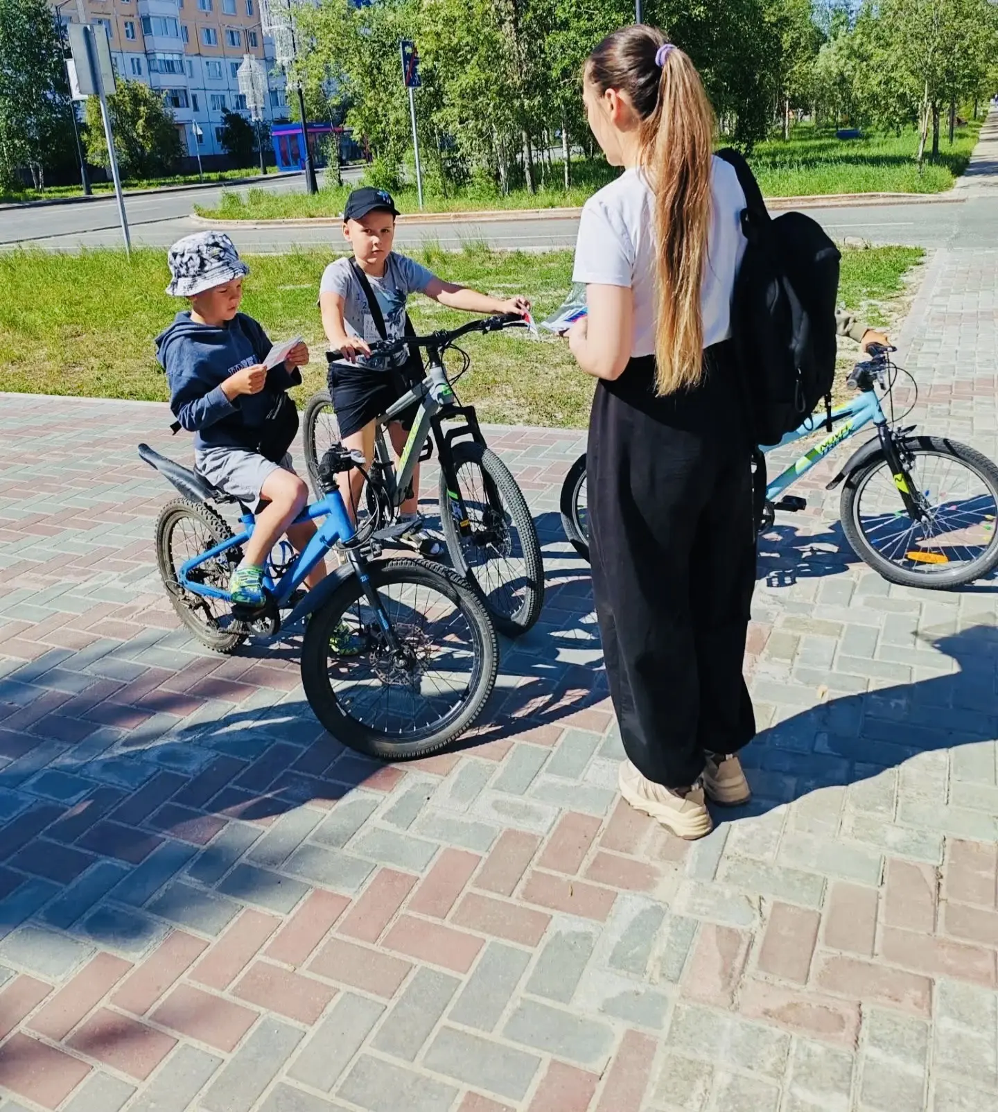 Безопасность на дороге🚴‍♂️🛴🚶🏼‍♂️
Несколько простых правил, чтобы перейти дорогу безопасно:

✅Пер