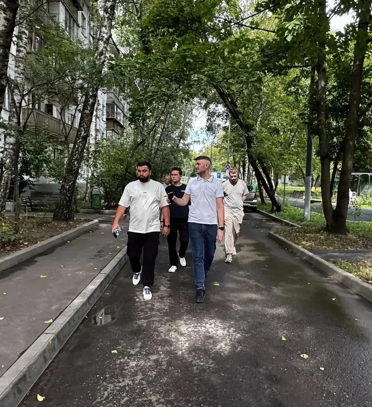 22.08.2026 глава управы Сергей Салыков провел традиционный обход территории района Перо...