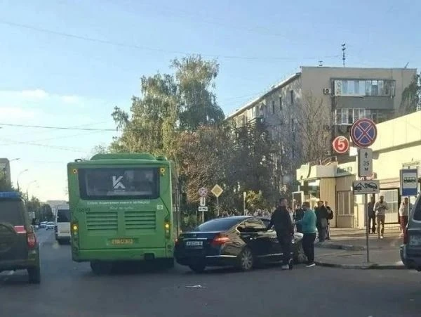 В Курске попал в аварию автобус