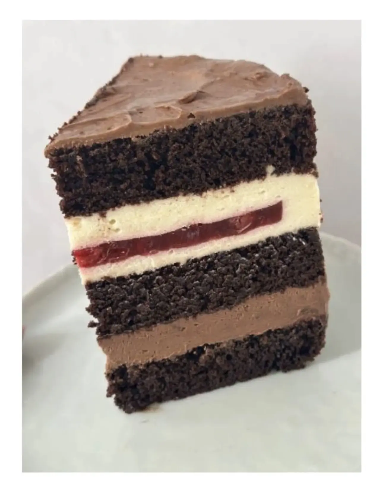 Сегодня выложу рецепт вкуснейшего тортика для любителей шоколада 😋