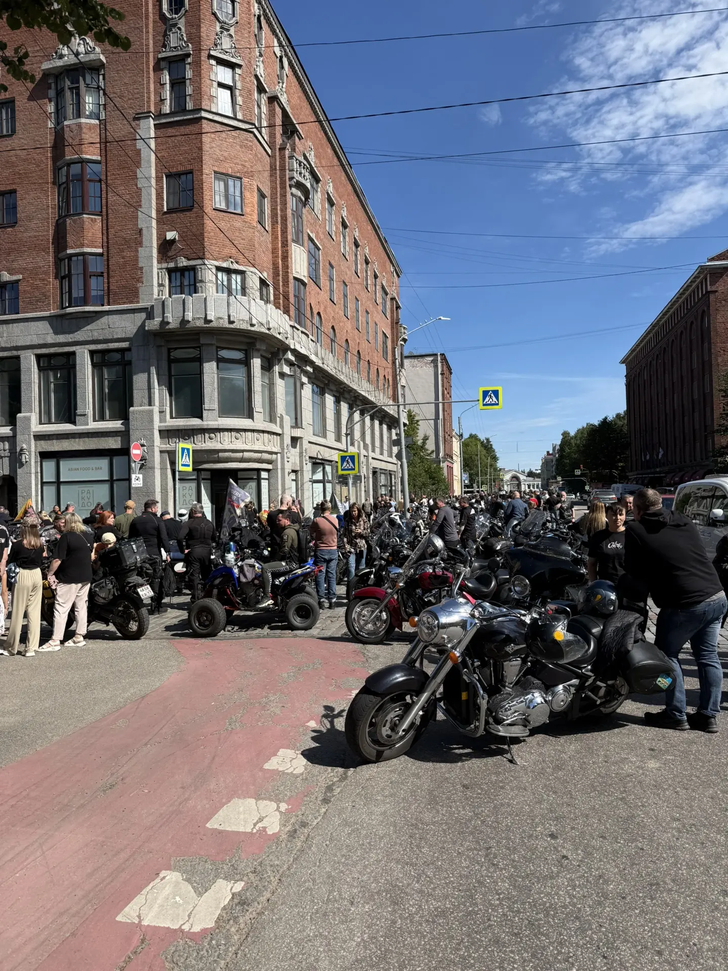 Наш спонтанный выезд с друзьями в Выборг 🏍️

И, как оказалось, все такие не запланированные меропри