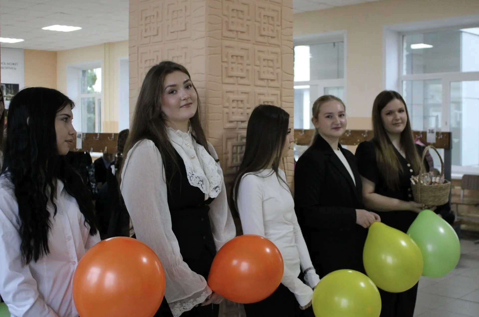 👩‍🏫 Вчера в нашей школе прошёл День учителя. И это был особенный день.