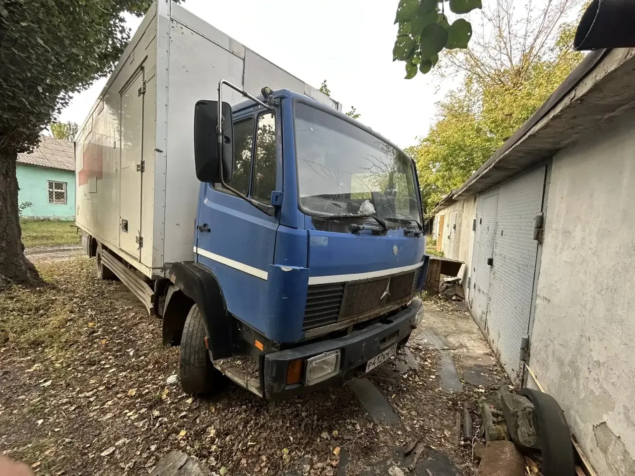 Мерседес 817D 1995год.простой дизельный двигатель евро 1.6цилиндров турбо 6 литров объе...