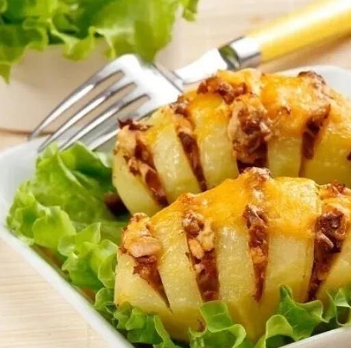 Картофель с грибной начинкой под цитрусовым соусом