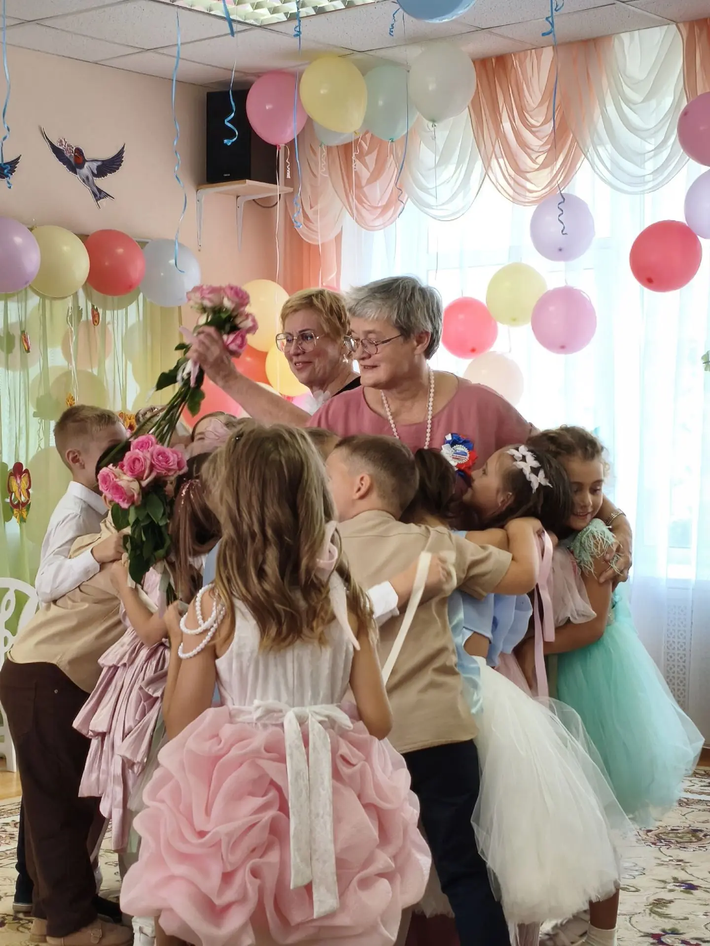 ✨Сегодня мы провожаем наших дорогих выпускников в большое будущее!✨