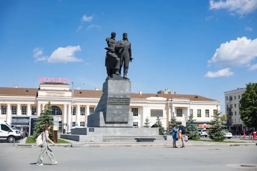Автобусы и троллейбусы продолжат ездить до Ж/д вокзала