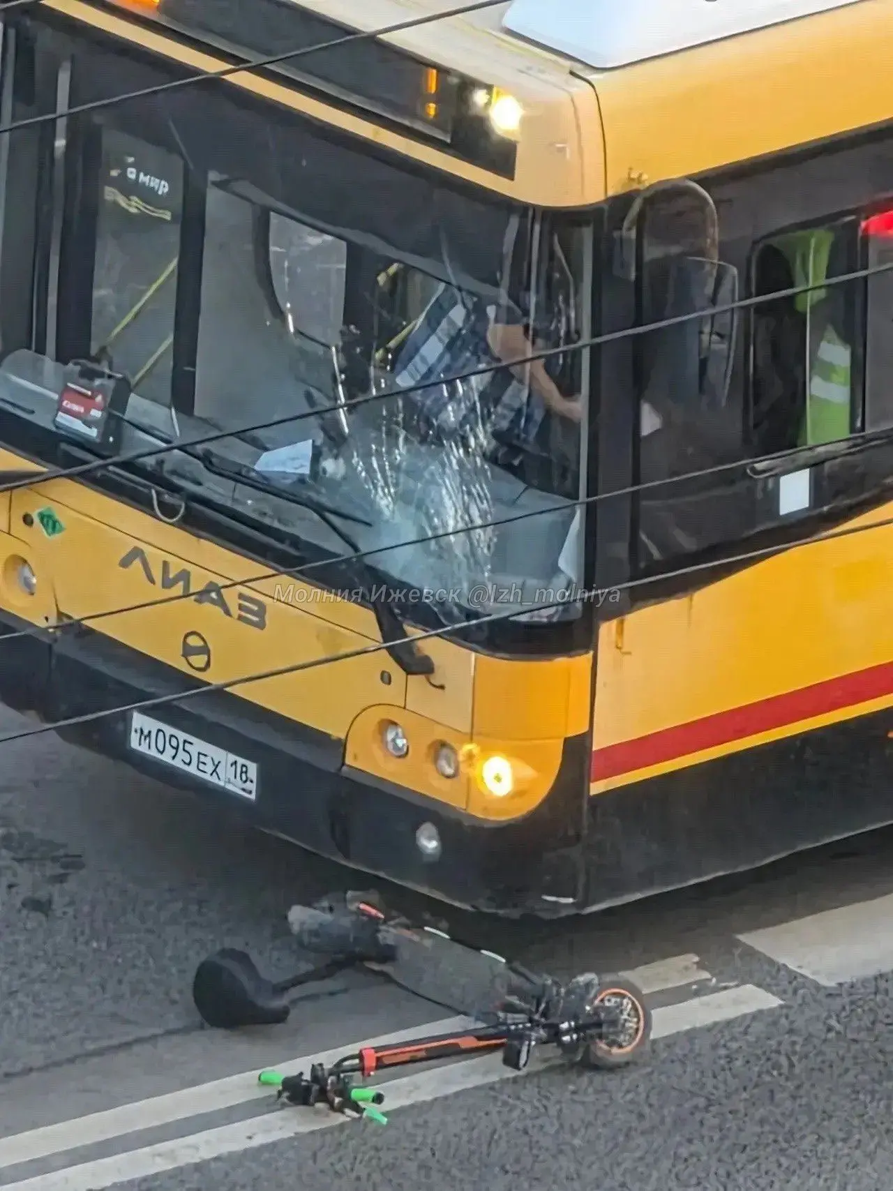 ⚡️🛴 На Чугуевского жесть — там автобус сбил самокатчика на пешеходном переходе