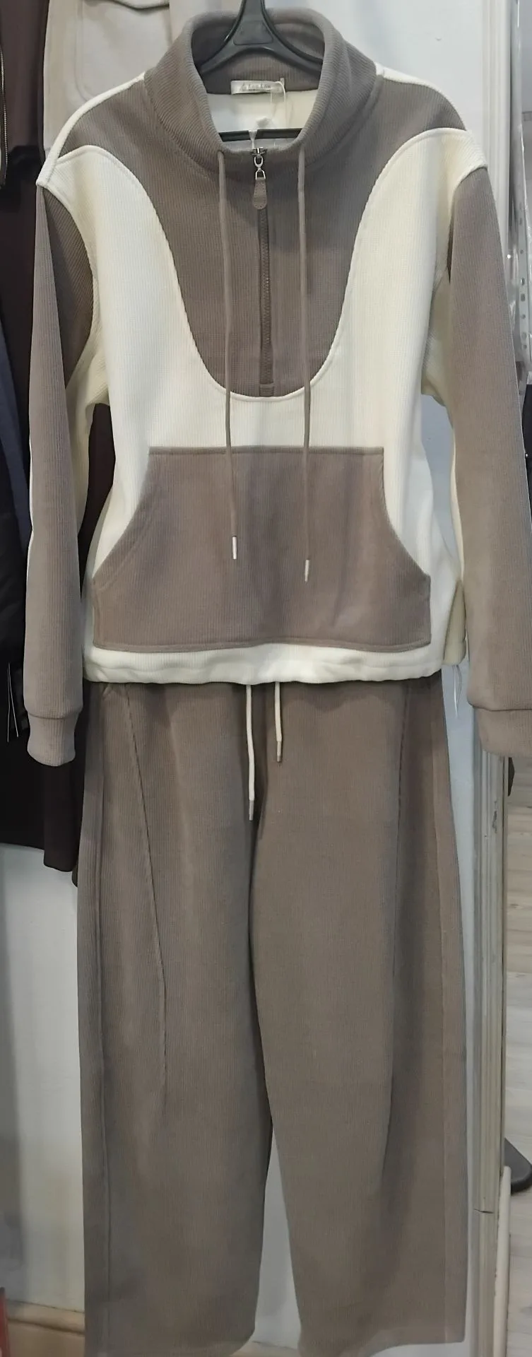 Костюм женский утеплённый 🔥Представлен в размерах S-XL,  цена-7.950, нашим подписчикам...