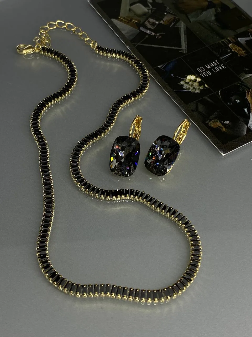Классика жанра!
Стильный черный в позолоте 
Чокер Baget +серьги Capri 14mm

9000₽-25%=6 750р