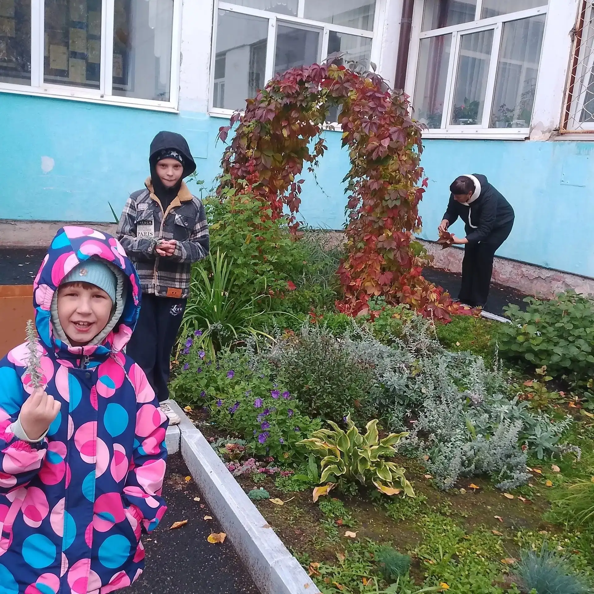 Золотая осень   в детских ладошках🍁🍁🍁