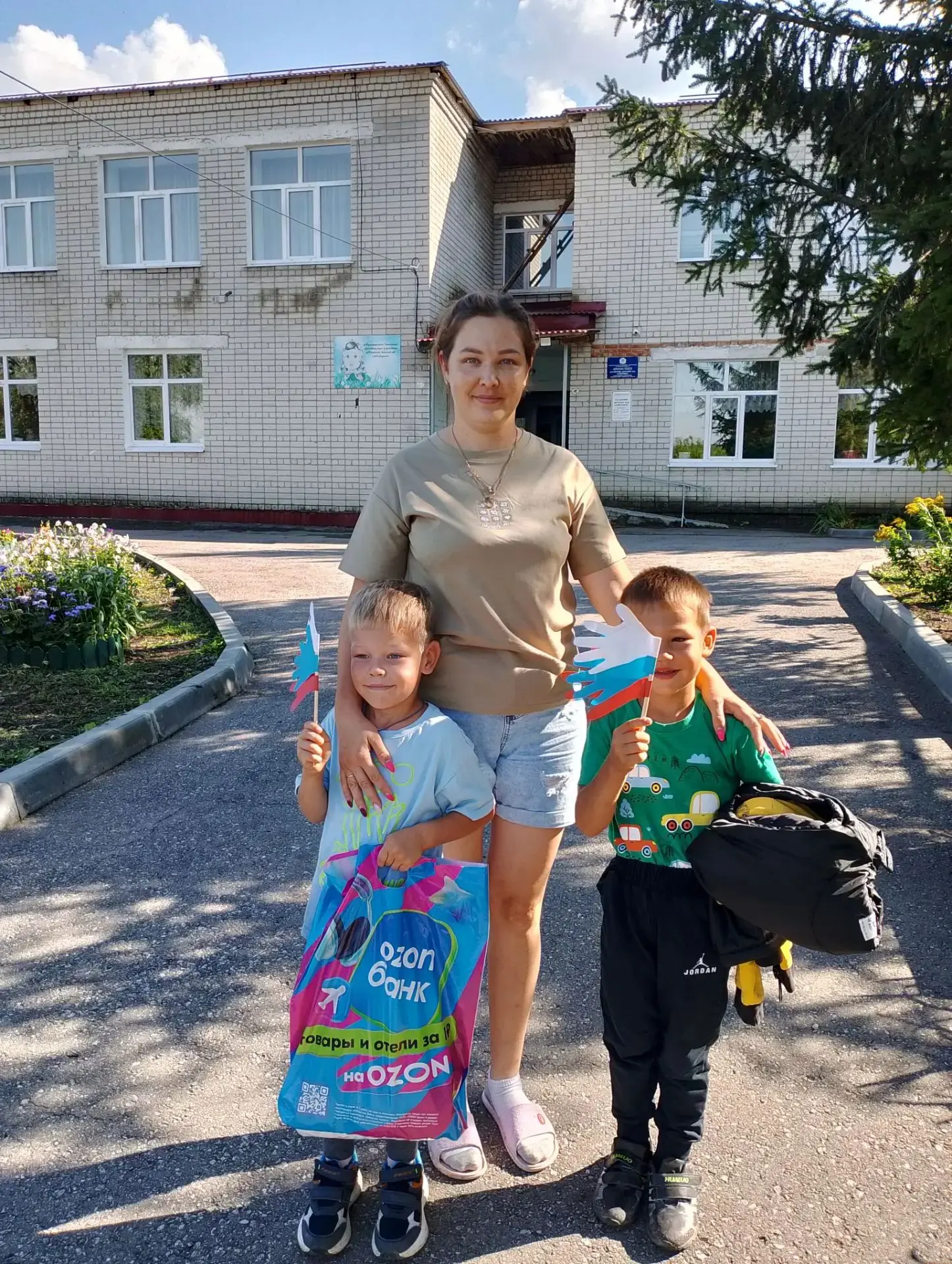 «Цвета России» — под таким названием сегодня прошла акция в старшей разновозрастной гру...