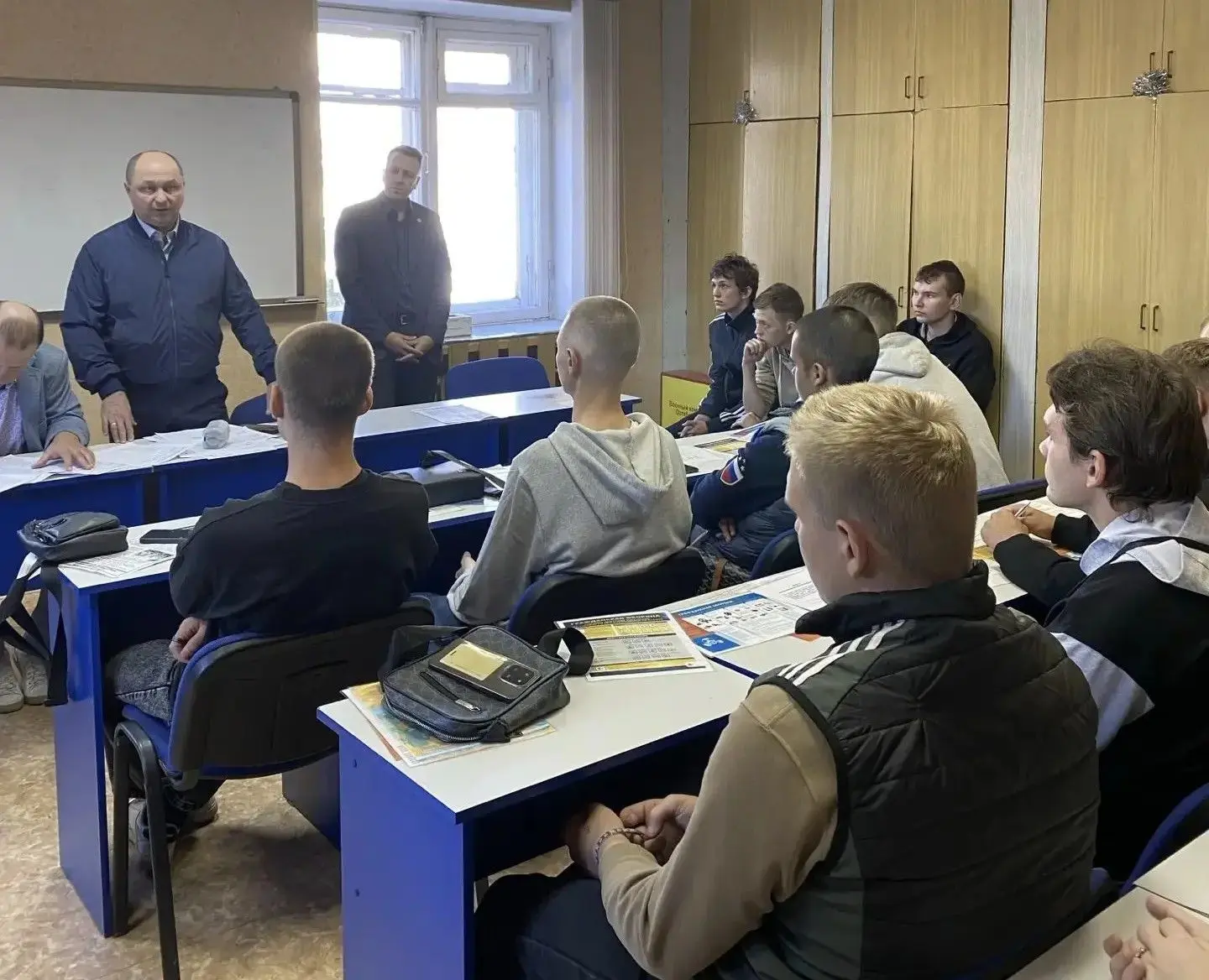 Трудовой десант на Барнаульском станкостроительном заводе: студенты Алтайского политехн...