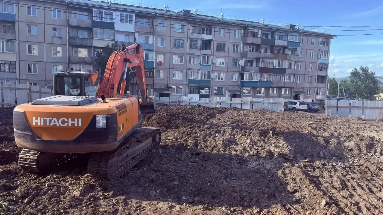 🌳🏠В Сковородино благоустраивают двор благодаря президентской программе 

Работы на придомовой терр