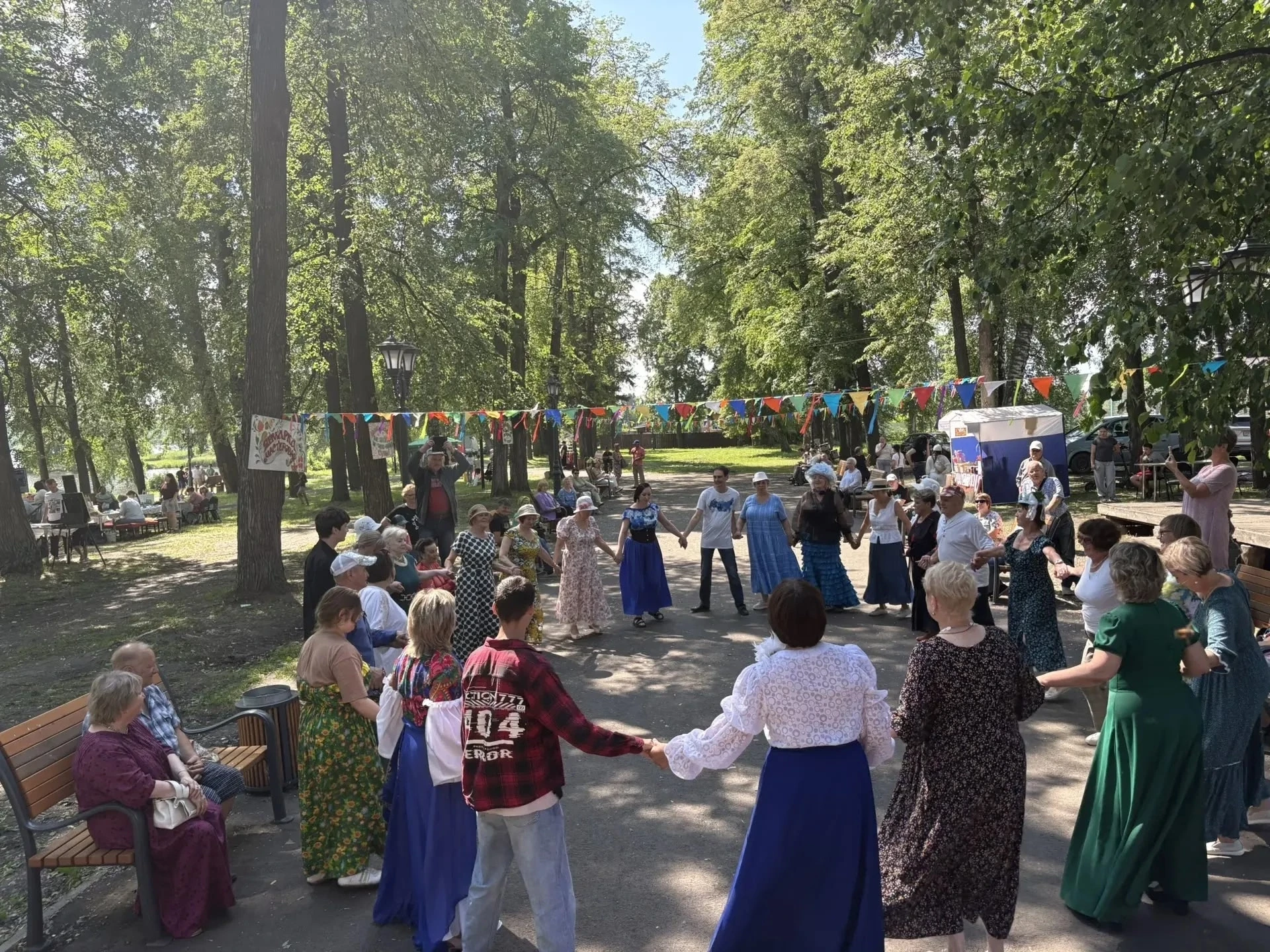 ☀13 июня в  парке "Липовый цвет" 🌿поселка Красногвардейский встретились "прошлое" и "настоящее". 
�