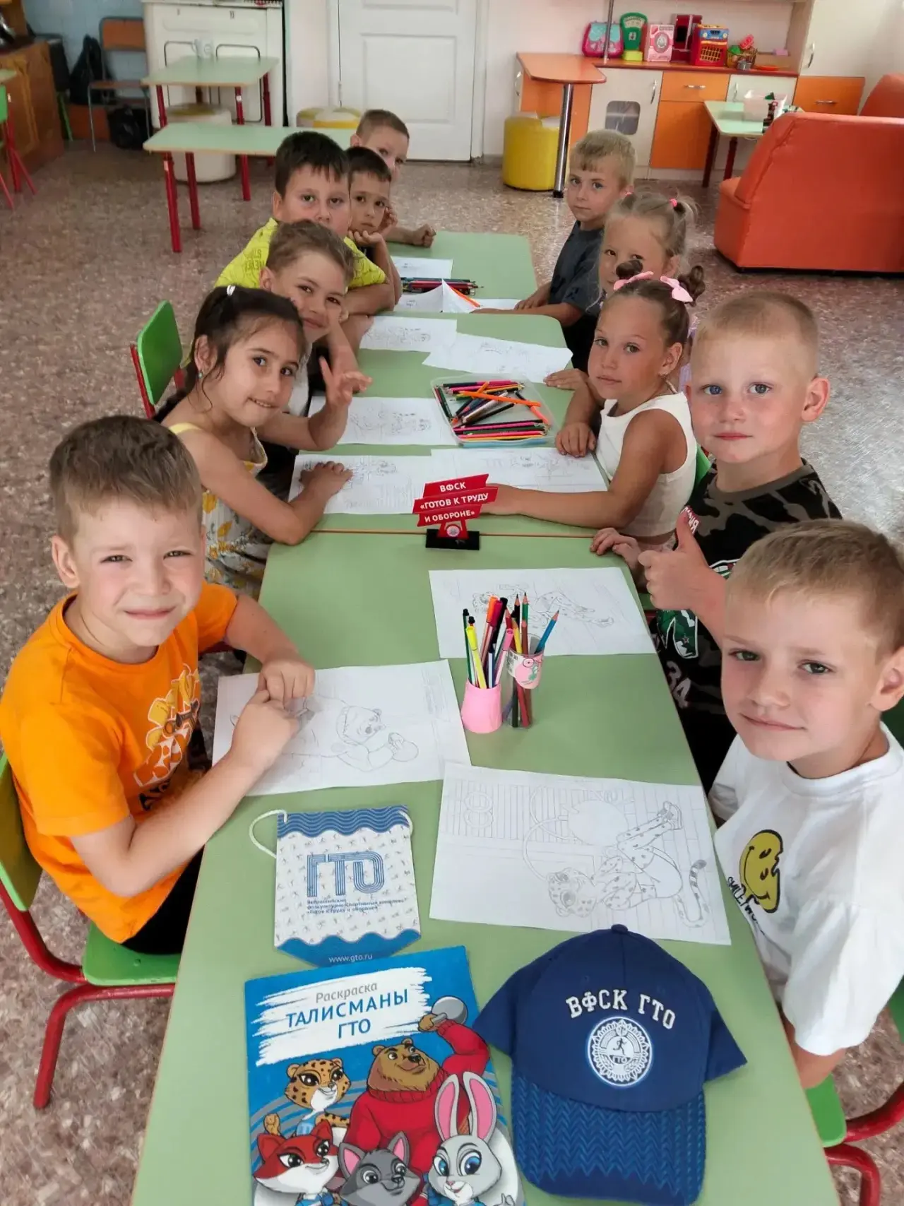 Сегодня в саду — спортивный праздник красок! 🎨💪