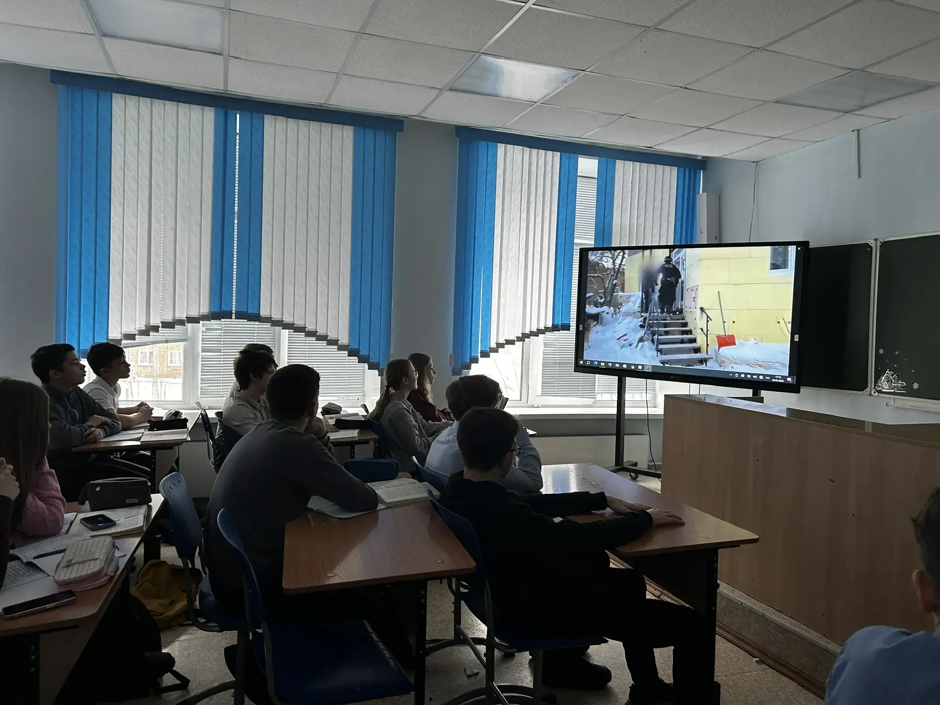 В нашей школе прошел важный просмотр видеоролика, посвященный профилактике преступности среди несове