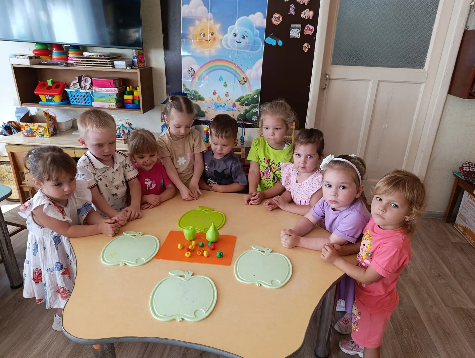 🍎🍏"Солнечные яблочки: лепим урожай в нашей 1 младшей группе! 🍎🍏