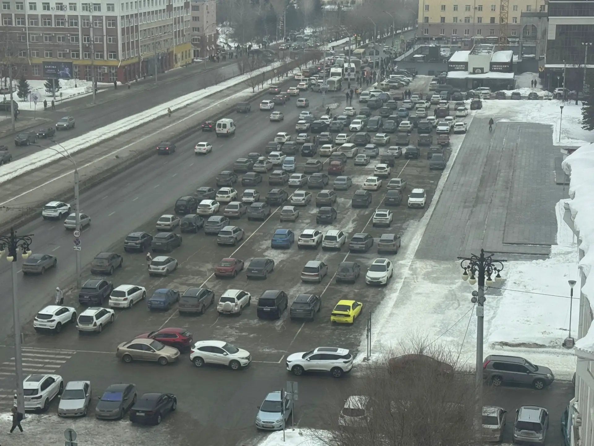 Такая обстановка сегодня на площади Советов 😵 Бывала ли здесь когда-нибудь такая огром...
