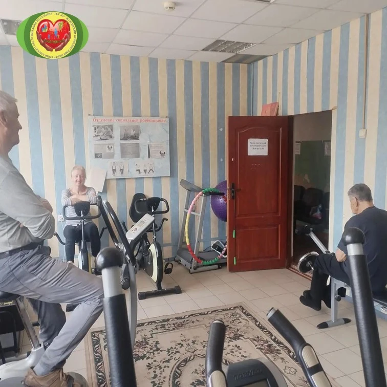 💪Занятия по физической культуре с посетителями отделения дневного пребывания ГБУ КО "Жуковского КЦС