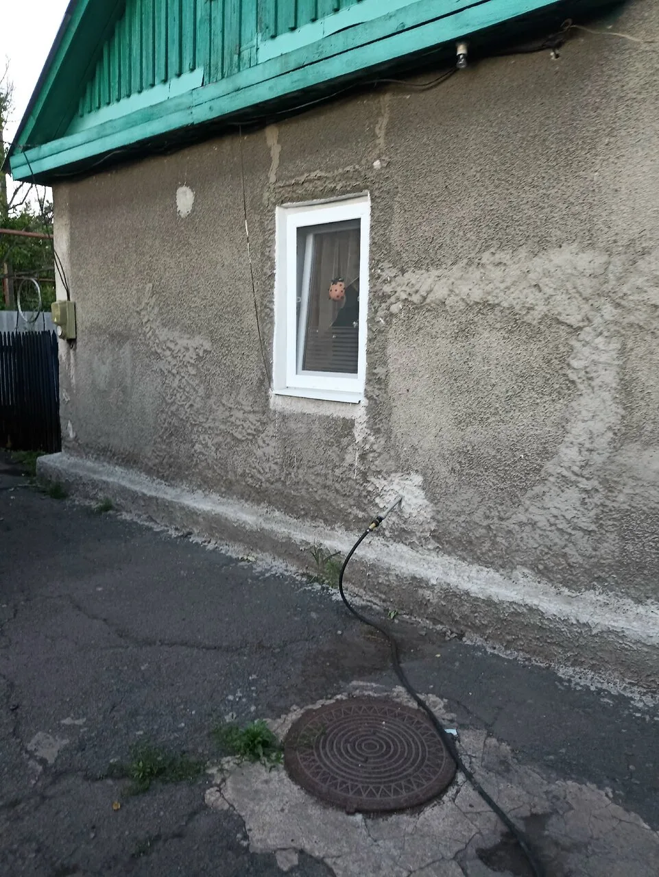 Продам не большой дом. Никитовский район. Почтовый. В доме три комнаты, печное отоплени...