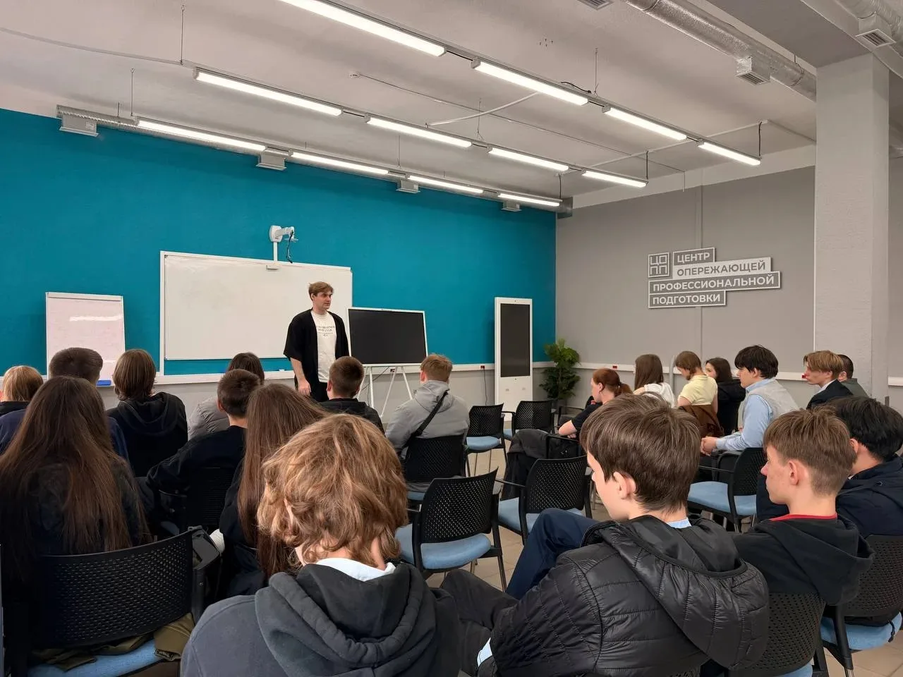 🎓 Профессиональные пробы для наших восьмиклассников!  12 мая учащиеся 8Б1, 8Г1 и 8Д1 классов приняли