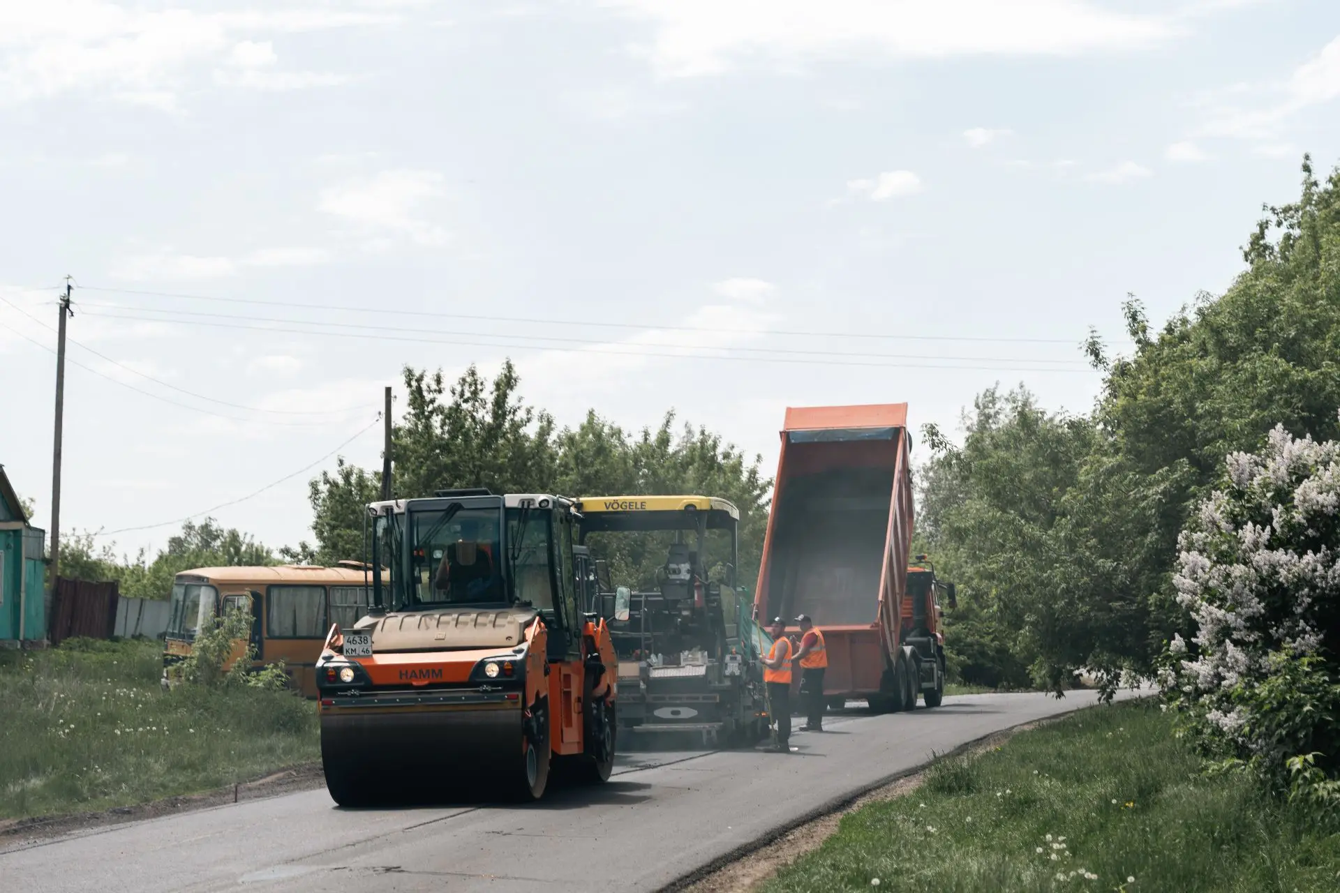 🚜Во Льговском районе по нацпроекту ремонтируют дорогу, ведущую к малым населенным пунктам