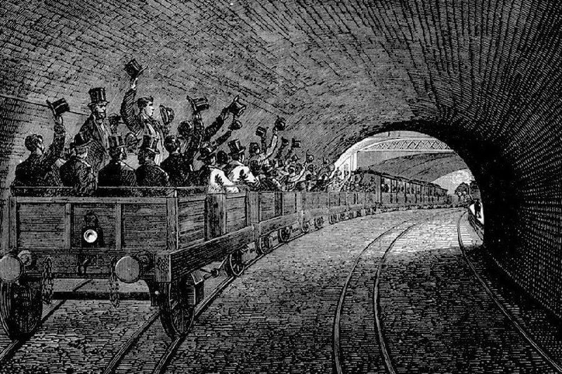 Строительство первой линии лондонского метро, запущенной 10 января 1863 года, осуществл...