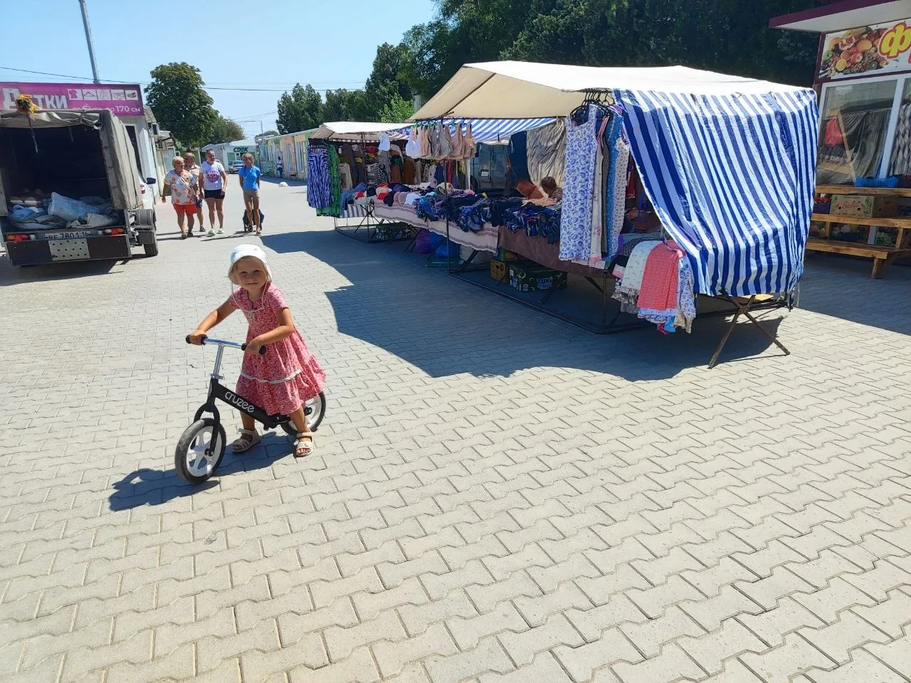Столкнулась с мнением, что говорят на большой земле, что в Крыму тяжело с товарами и пр...
