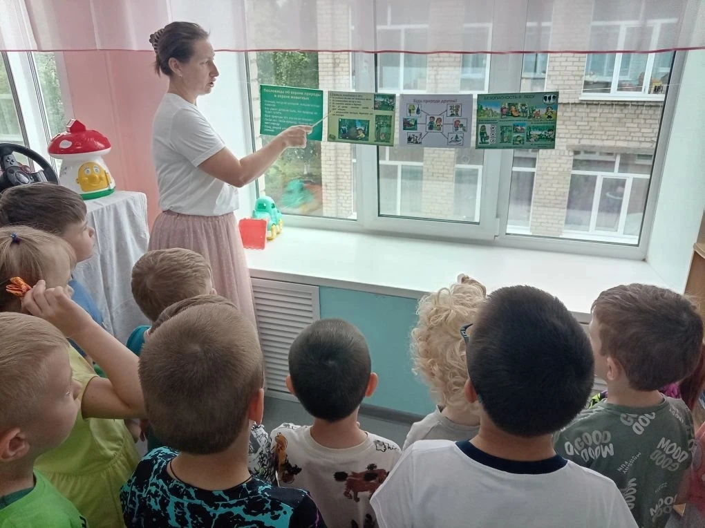 Ребята логопедической группы 3 и 4  закрепили правила поведения  в лесу.