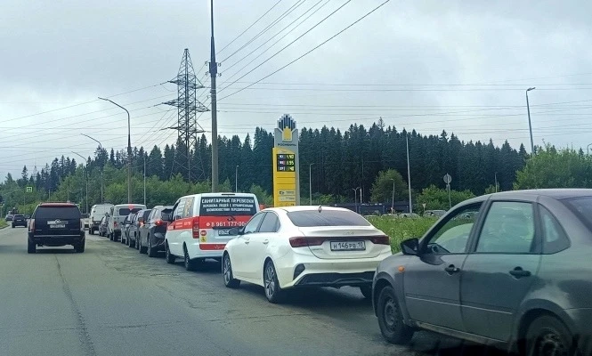 ⚡️ Власти Карелии планируют снять запрет на отпуск бензина в канистры.

Это произошло сразу после со
