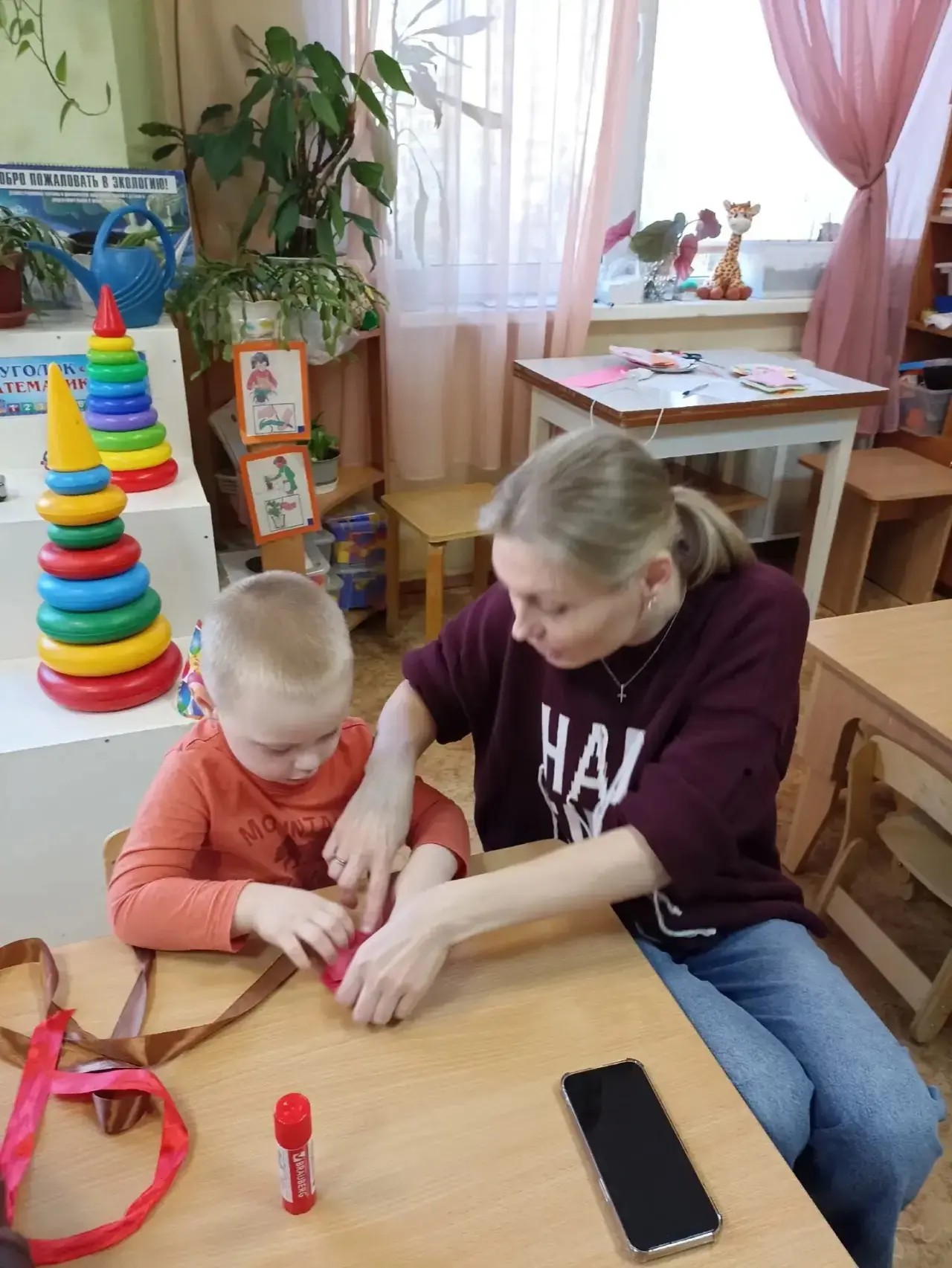 🌷 В группе «Ласточки» прошел совместный с родителями мастер-класс «1 апреля - День сме...