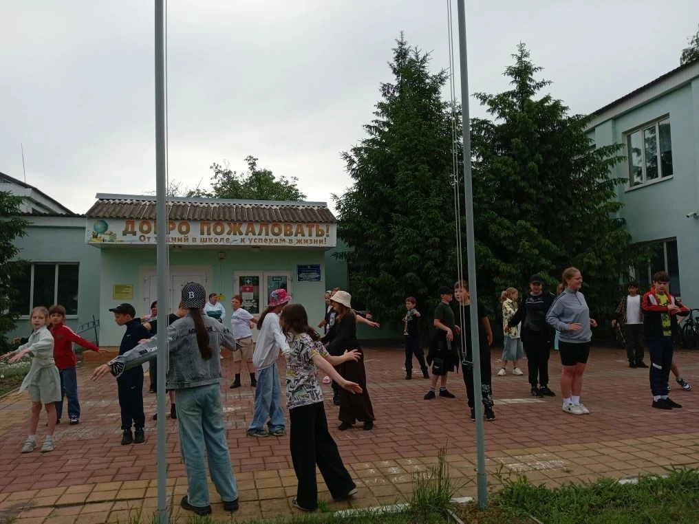 4 июня в нашем лагере — день знаний, дружбы и стойкости духа! 🇷🇺

Чем запомнился этот день в лагер