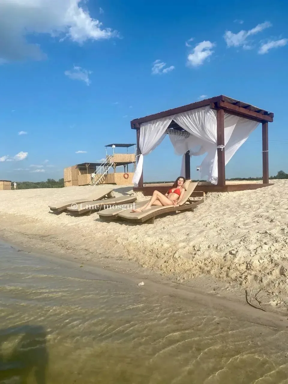 🤩 Подмосковные Мальдивы с белоснежным пляжем под Серпуховом

Классное место для пляжного отдыха, зд